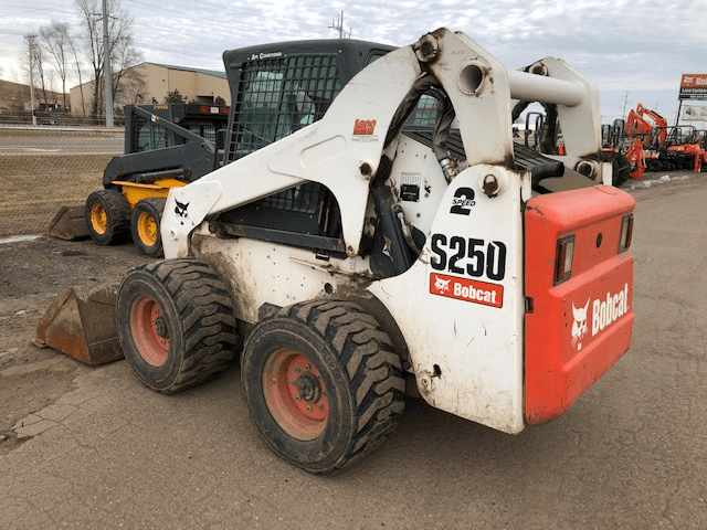 ROBOCAT 250_tył